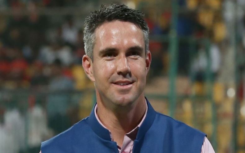 रन आउट होने की वजह से साथी खिलाड़ी को दे मारा बैट, केविन पीटरसन ने शेयर किया VIDEO…