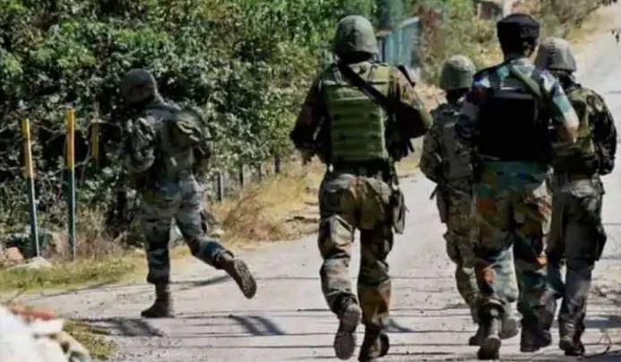 Jammu and Kashmir: बांदीपोरा में सुरक्षाबलों और आतंकवादियों के बीच मुठभेड़, लश्कर से जुड़ा एक आतंकी ढेर