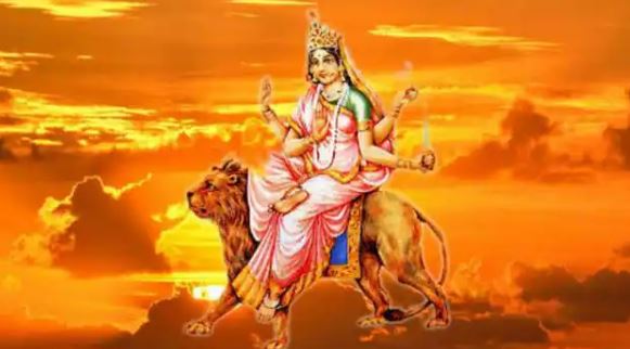 शारदीय नवरात्रि 2021: मां लक्ष्मी को करना है प्रसन्न जो आज करें ये काम, मां कात्यायनी की कृपा से बदल जाएगी किस्मत