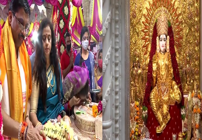 पुणे : Mahalakshmi Temple में भक्त ने देवी को विजयादशमी पर पहनाई सोने की साड़ी, जानें कितना है वजन