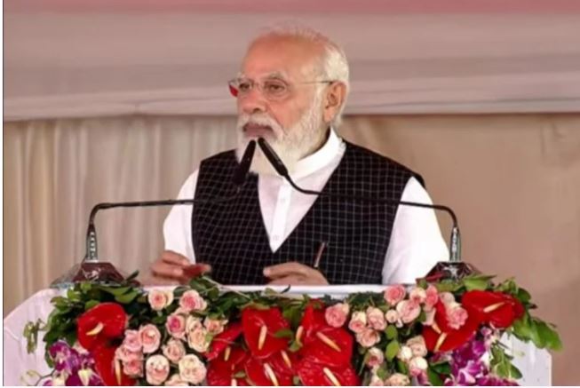 PM Modi UP Visit : पीएम मोदी ने कसा तंज, कहा- पहले यूपी में चलती थी ‘भ्रष्टाचार की साइकिल’