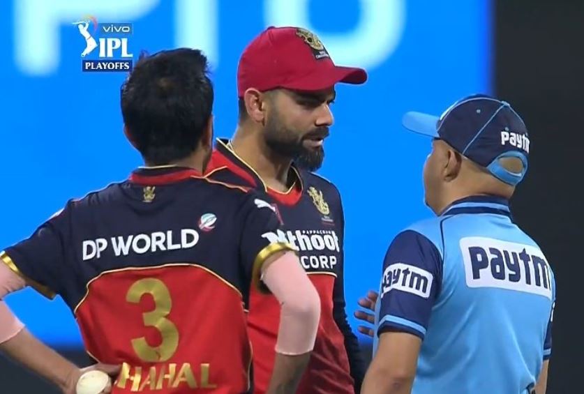 IPL 2021: आईपीएल में कप्तान के रुप में अपना अंतिम मैच खेल रहे विराट कोहली अंपायर से भिड़े Viral Video