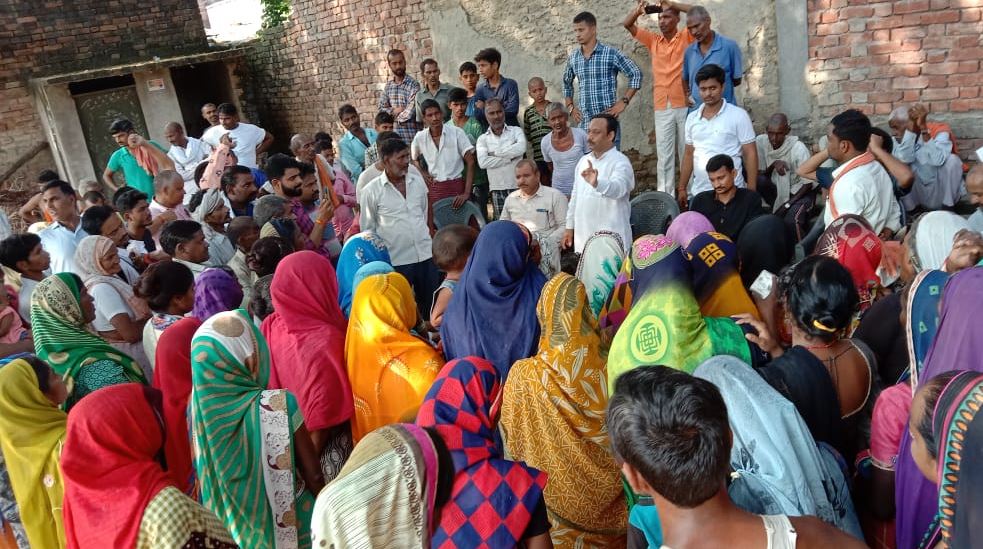 बीजेपी नेता राघवेन्द्र सरकार ने ग्रामीणों की सुनी समस्या, जल्द समाधान का दिया आश्वासन