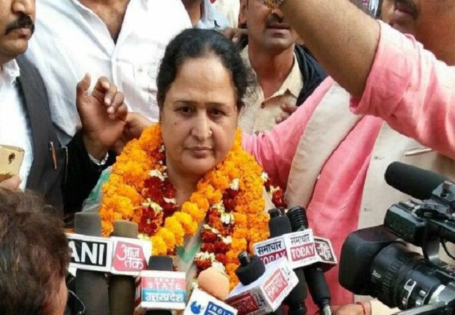 Alka Rai Jeevan Parichay: बाहुबली के गढ़ में अलका ने खिलाया कमल, दूसरी बार बनी विधायक