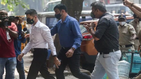 Braking: Aryan Khan के बाद NCB ने कसा फिल्म मेकर इम्तियाज खत्री पर शिकंजा, घर और ऑफिस में की छापेमारी