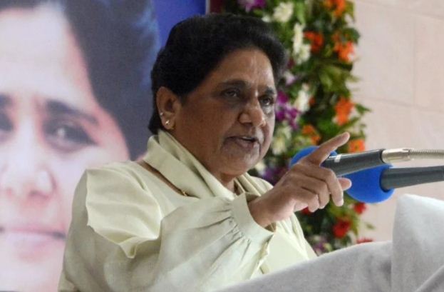 Mayawati बोली- हिजाब मामले में राजनीति व हिंसा अनुचित, Supreme Court अगर संज्ञान ले तो बेहतर