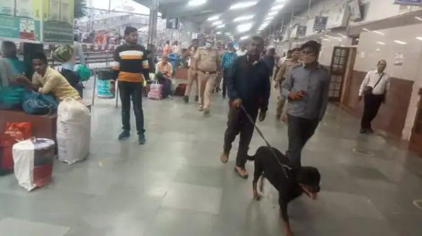यूपी के कई रेलवे स्टेशनों को उड़ाने की धमकी, खुफिया एजेंसियों ने जारी किया अलर्ट