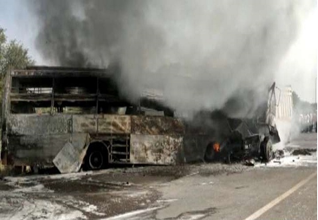 Rajasthan : बाड़मेर-जोधपुर राजमार्ग पर बस और टैंकर की जबरदस्त टक्कर, 12 लोगों की जिंदा जलकर मौत