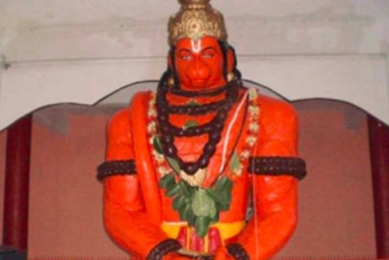 Sindoor Chola Hanuman Ji: मंगलवार को सिंदूर का चोला चढ़ाने से हनुमान जी प्रसन्न होते है,जानें क्या है कारण