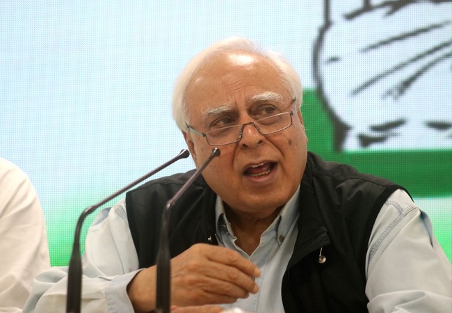 राज्यसभा सांसदों के निलंबन आग बबूला विपक्ष बोला- ‘यह लोकतंत्र और संविधान की हत्या’