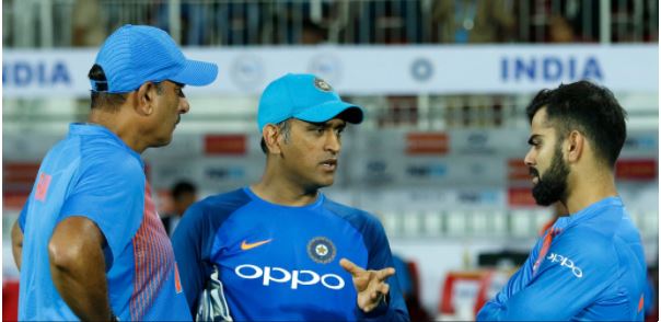Team India: विदाई मुकाबले में रवि शास्त्री पर मेहरबान हुए थे एमएस धोनी और विराट कोहली, जानें क्या दिया खास तोहफा