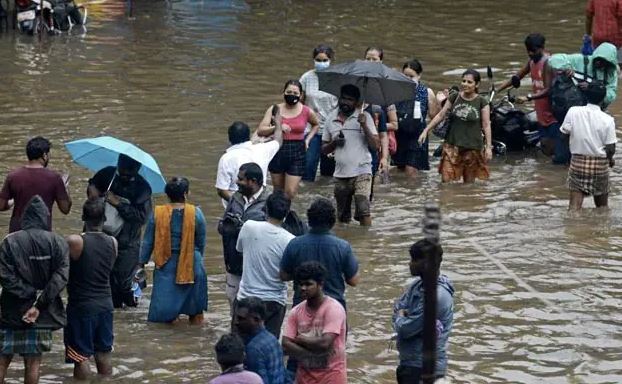 Red alert weather : तमिलनाडु में आज और भारी बारिश की चेतावनी, पुडुचेरी व कराइकल में Heavy rain हो सकती है