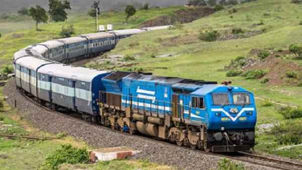 यात्री ध्यान दें: भारतीय रेलवे ने रद्द की 157 ट्रेनें, यहां देखें पूरी सूची