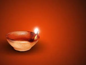 Vastu tips: वास्तु के अनुसार जलाएं दीपक तो नहीं आएगी कोई परेशानी, जानिए किस तरह से दीपक जलाना चाहिए