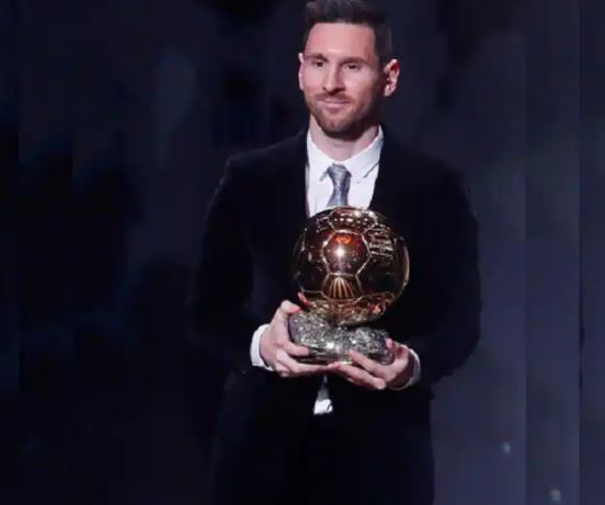 Ballon d’Or Award 2021: लियोनेल मेसी ने रिकॉर्ड 7वीं बार जीता बैलोन डि ओर अवॉर्ड,इन दिग्गजों को पीछे छोड़ा