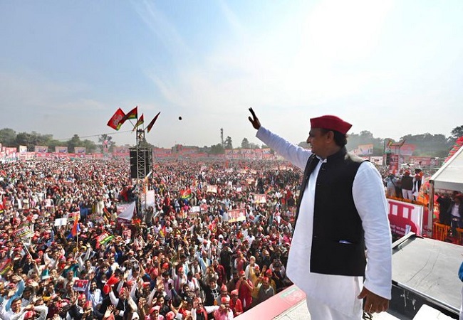UP Election 2022: मैनपुरी की करहल से चुनाव लड़ेंगे तो हारेंगे अखिलेश यादव, भाजपा सांसद ने किया दावा