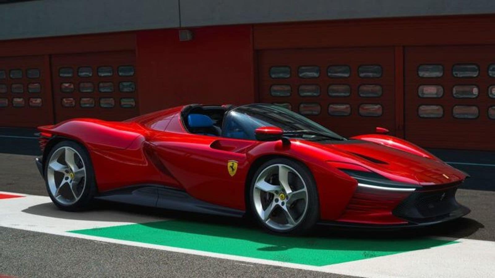 Ferrari Daytona SP3 Launch: फरारी के इस नया मॉडल के फीचर्स कर रहे अट्रैक्ट, यहां जाने कीमत