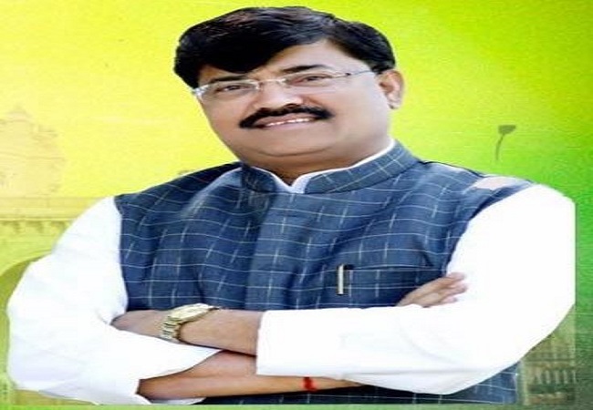 Jai Kumar Singh (Jaiki) jeevan Parichay : जहानाबाद सीट अपना दल के खाते में आई, तो योगी ने ‘जैकी’ को दिया मंत्री पद का ईनाम