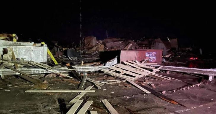 America : केंटकी राज्य में बवंडर से 50 लोगों की मौत, हवाओं से घरों की छतें उड़ीं