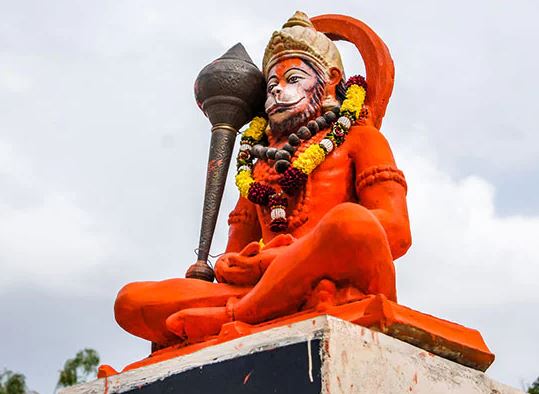 Mangalwar Lord Hanuman : मंगलवार को करें इन मंत्रों का जाप,इस उपाय से जीवन में दूर होता है आर्थिक संकट