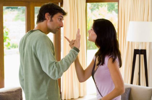 Astrology Tips: पति पत्नि में तू तू-मै मै होती रहती तो करें ये उपाय, हमेशा बना रहेगा प्रेम नहीं होगा झगड़ा