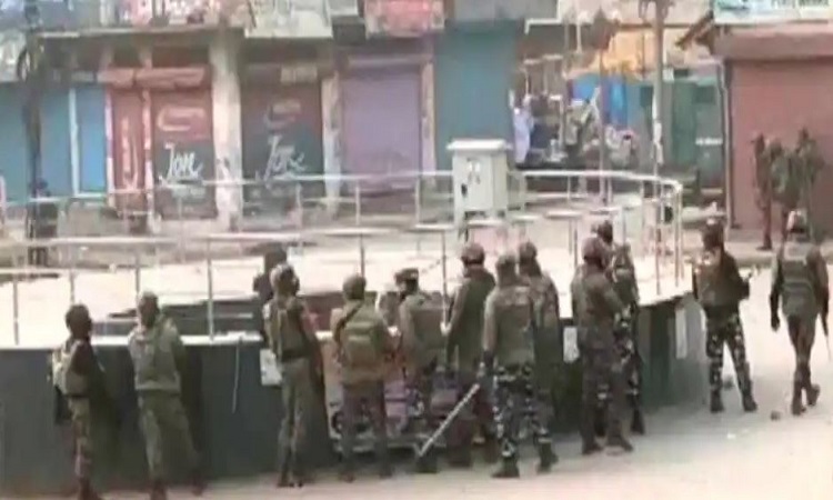 Jammu and Kashmir: बांदीपोरा में आतंकियों ने किया जवानों पर हमला, दो पुलिस के जवान शहीद