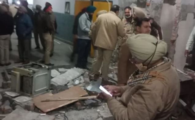 Punjab Breaking News- लुधियाना जिला कोर्ट में धमाके से 2 की मौत, 5 घायल