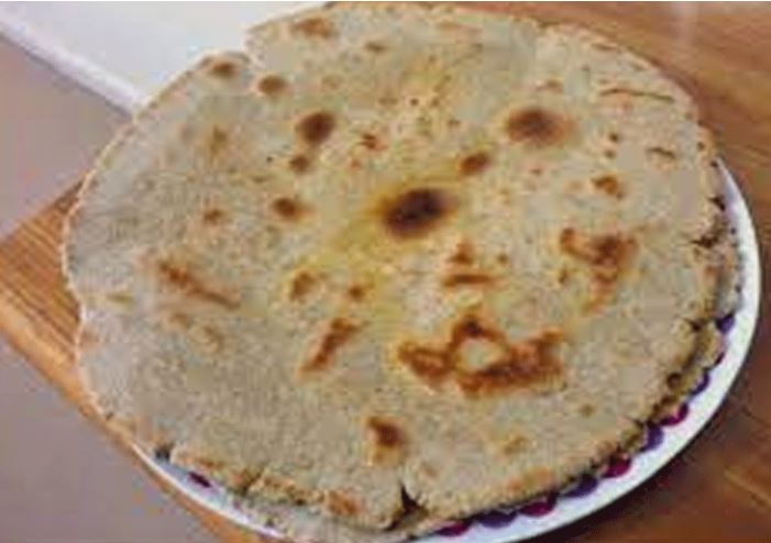 Winter Food Bajra Roti: सर्दियों में खाएं बाजरे की रोटी, लाजवाब स्वाद के साथ सेहत रहेगी फिट