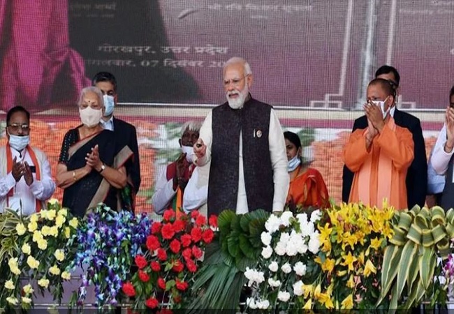 PM Modi ने बलरामपुर में 9,800 करोड़ रुपये की लागत से निर्मित सरयू नहर राष्ट्रीय परियोजना का किया उद्घाटन