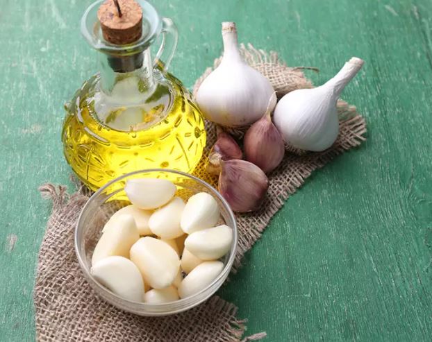 Garlic-Mustard Oil : सर्दियों में लहसुन-सरसों तेल की मालिश फायदेमंद , सूजन दूर होती है