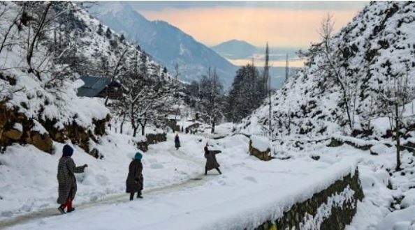 Weather: कश्मीर में 22 जनवरी तक होगी जमकर बर्फबारी, मैदानी इलाकों में भी  भीषण ठंड के आसार