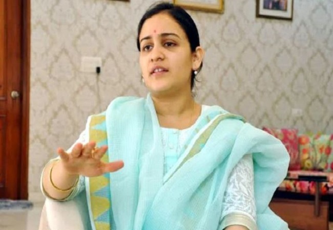 UP Election 2022: अगर कैंट से ​अर्पणा को भाजपा ने दिया टिकट तो रीता बहुगुणा कर सकती हैं बगावत?