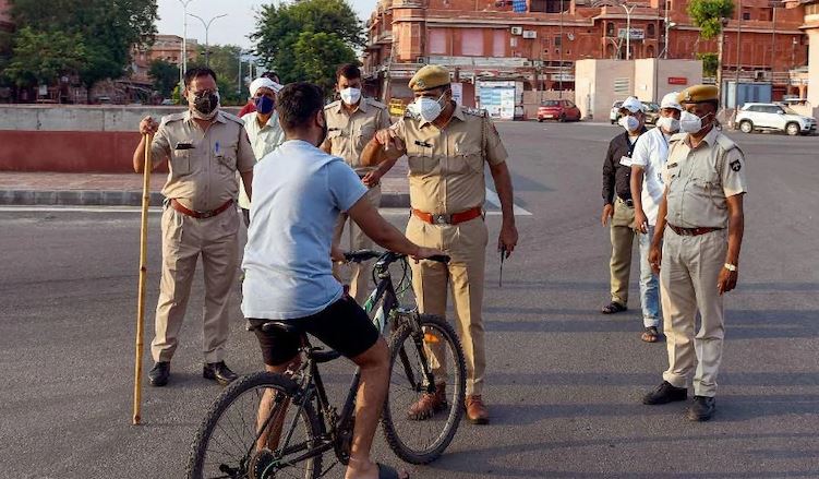 Weekend Curfew: दिल्ली में कोरोना वायरस को लेकर शुरू हुई सख्ती, शनिवार और रविवार रहेगा वीकेंड कर्फ्यू