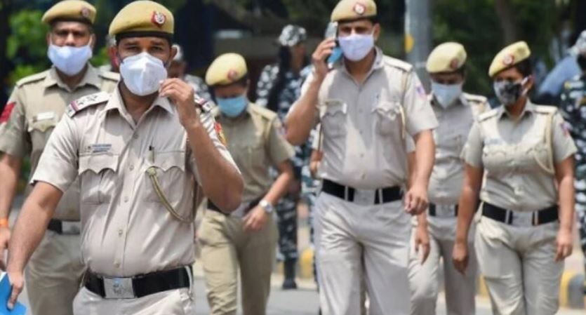 Delhi corona virus: दिल्ली में कोरोना का बड़ा विस्फोट, 1000 से ज्यादा पुलिसकर्मी संक्रमण की चपेट में आए