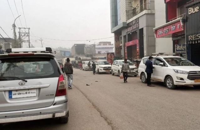 Income Tax Raid: जौनपुर में आयकर विभाग ने दो जगहों पर की छापेमारी, व्यापारियों में मचा हड़कंप