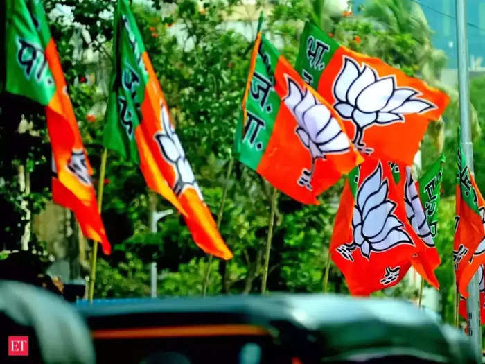 UP Election 2022 : भाजपा ने 66 फीसदी पिछड़ों, दलितों और महिलाओं को दिया टिकट, विपक्ष की बोलती बंद
