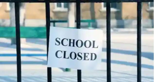 School Closed in UP : शीतलहर के चलते यूपी के इन जिलों के स्कूलों में बढ़ा अवकाश, जानिए कब तक चलेंगी छुट्टियां