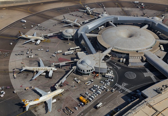 Breaking News : UAE के अबुधाबी एयरपोर्ट पर ड्रोन अटैक, धमाके के बाद लगी आग, इस संगठन ने ली हमले की जिम्मेदारी