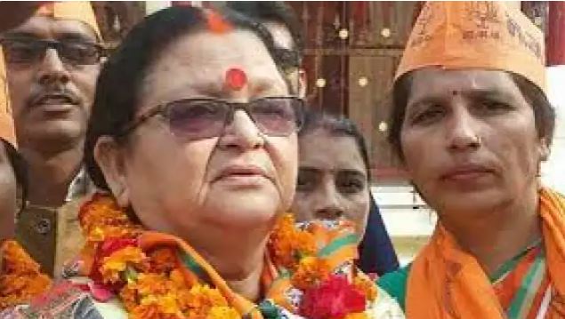 UP Election 2022 : मतदान की गोपनीयता भंग करने पर कानपुर की मेयर प्रमिला पांडेय पर FIR दर्ज