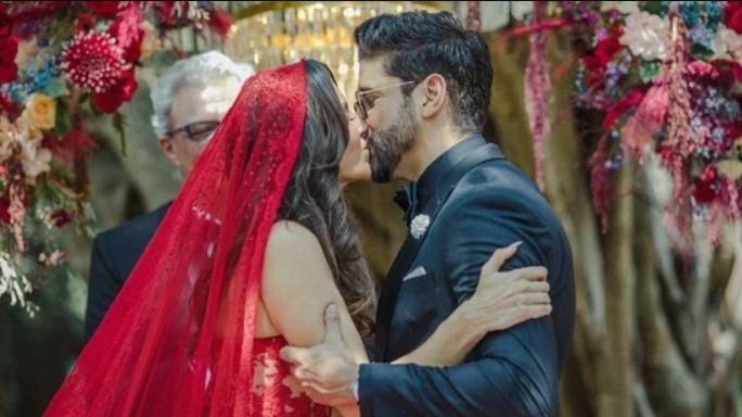 Farhan-Shibani Wedding: वेडिंग पार्टी में पहुंचे सेलिब्रेशन में पहुंचे कई दिग्गज स्टार, यहां देखें इनसाइड VIDEO और तस्वीरें