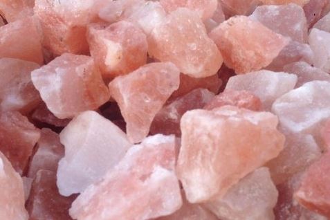 Rock Salt : व्रत में खाते हैं सेंधा नमक, फलाहार का सेवन करने से पहले जानें ये नियम