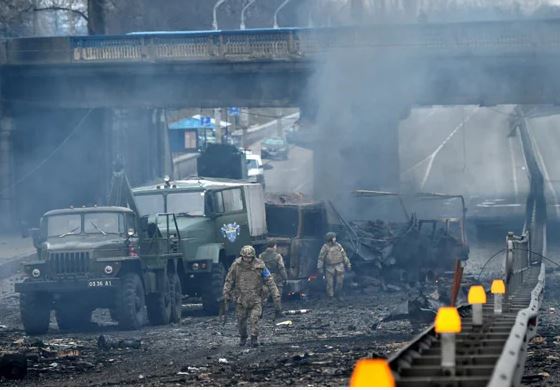 Russia Ukraine War : रूस ने यूक्रेन की राजधानी कीव पर रोके हमले , बदली युद्ध रणनीति