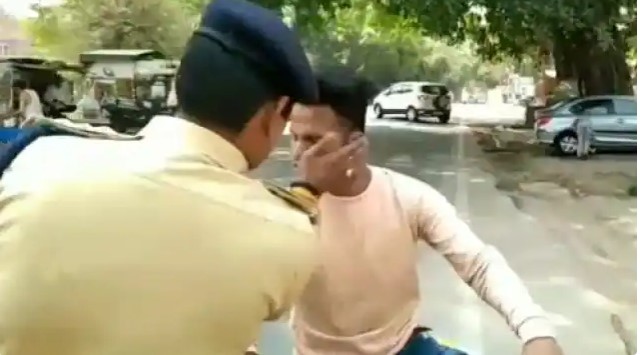Viral Video : कानपुर में ACP ने छेड़छाड़ कर रहे शोहदे को ऐसे सिखाया सबक