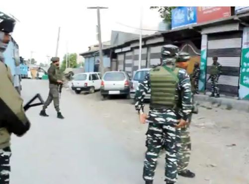 जम्मू-कश्मीर में सुरक्षा बलों ने लश्कर कमांडर को मार गिराया