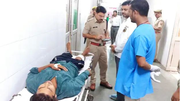 गोरखपुर: पुलिस से हथियार छीन भागने की कोशिश कर रहे सिरफिरे आशिक को लगी गोली, ट्रिपल मर्डर का आरोपी है आलोक