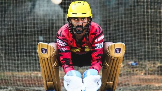 धोनी की गैरमौजूदगी में ये 36 वर्षीय विकेटकीपर टी20 विश्वकप में निभा सकता है फिनिशर की भूमिका, पूर्व क्रिकेटर ने की पैरवी