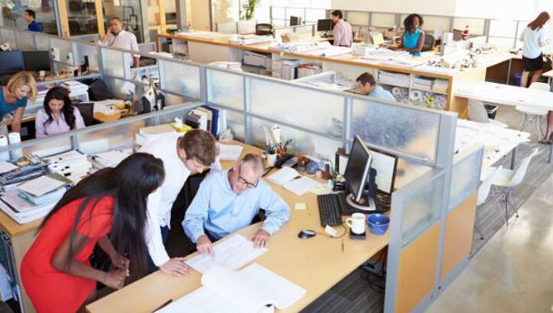 Office Vastu Tips : ऑफिस में इस दिशा में चुननी चाहिए बैठने की जगह, उन्नति और बढ़ोतरी होगी