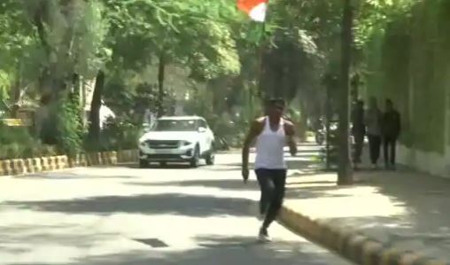हैरतअंगेज कारनामा: सेना भर्ती की मांग के लिए 350 किलोमीटर दौड़ा सुरेश, राजस्थान का रहने वाला है ये युवक