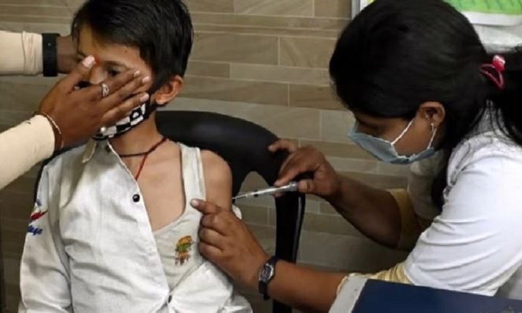 Corona Vaccination: अब 6-12 साल के बच्चों को भी लगेगी कोरोना वैक्सीन, DCGI ने दी मंजूरी