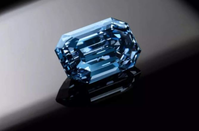 ‘Blue diamond’ auction: दुर्लभ 15 कैरेट का नीला ‘हीरा’ हुआ नीलाम, 4.4 अरब रुपये में लगी बोली